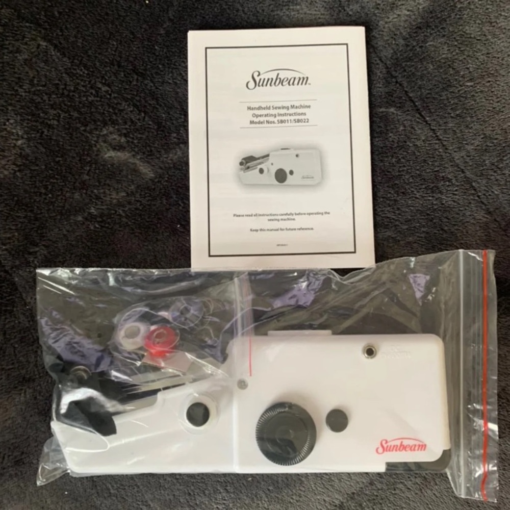 Handheld Sewing Machine - Picture 4 of 7